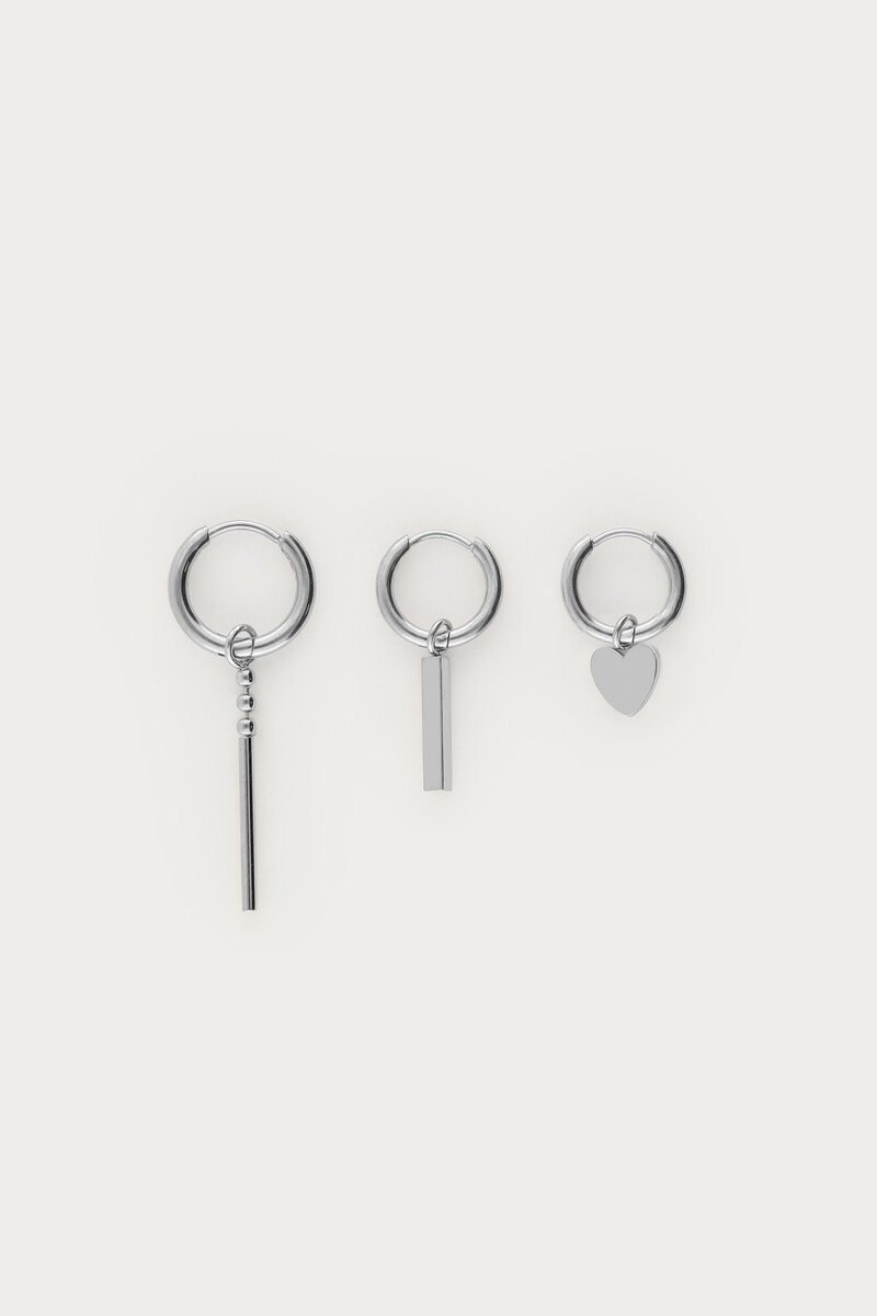 Set van drie oorringen met hartje 