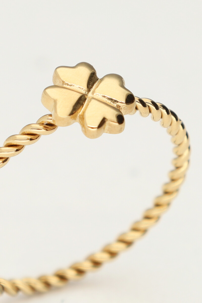 Twisted ring with clover | My Jewellery