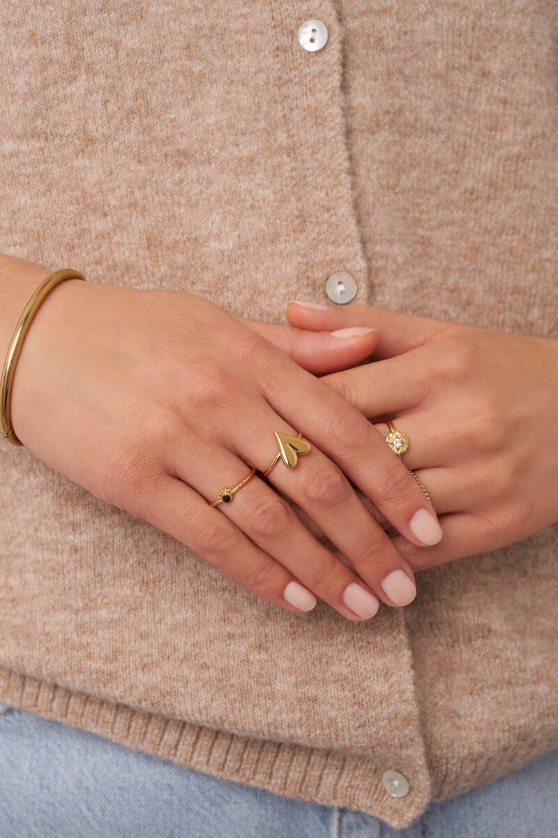 Universe ring met klein zwart steentje