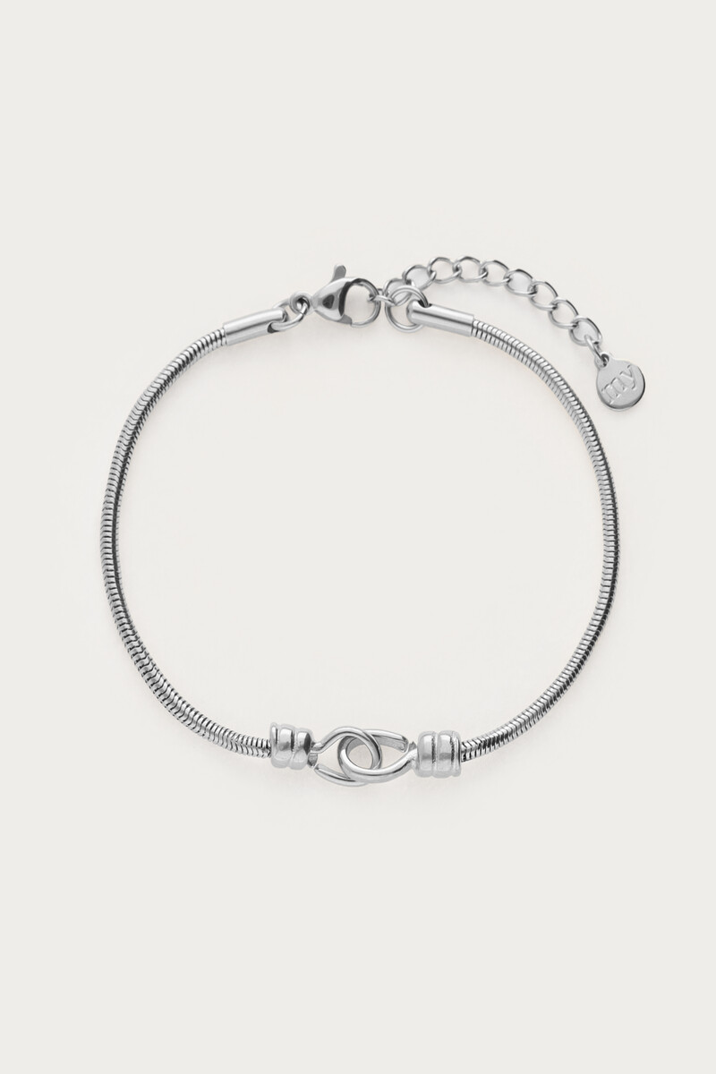 Vintage armband connected