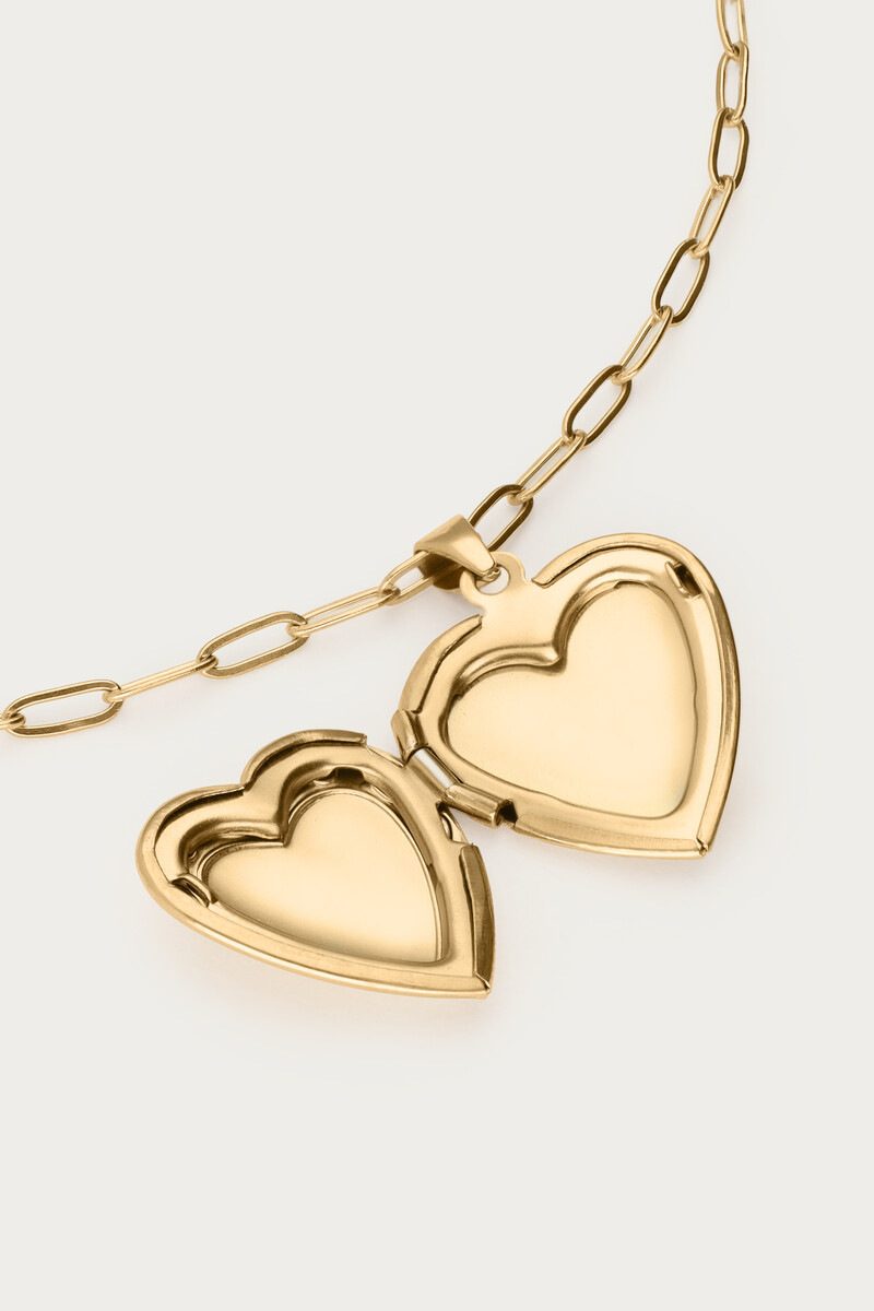 Vintage chain necklace with heart locket