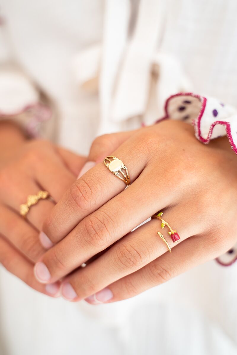 Vintage oval signet ring | My Jewellery