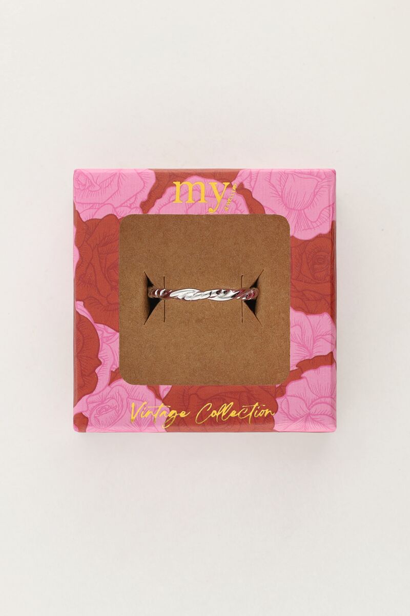 Vintage ring with twisted detail | My Jewellery