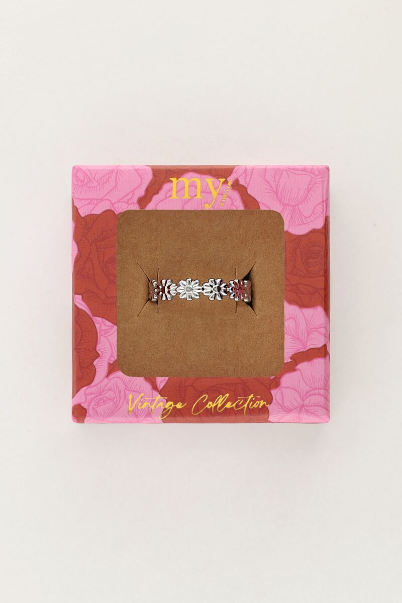 Vintage ring with daisies | My Jewellery