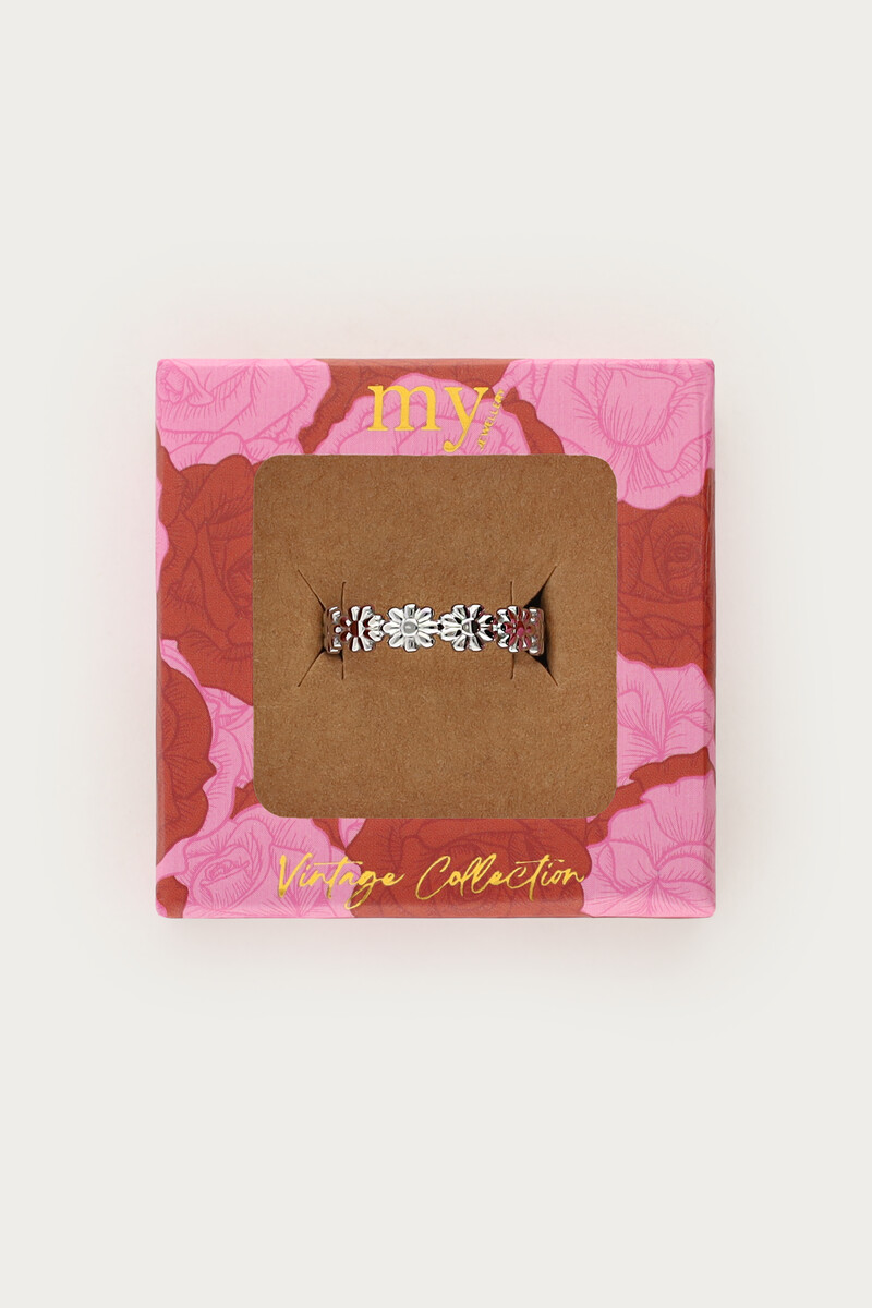 Vintage ring with daisies | My Jewellery