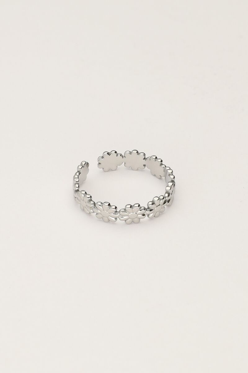 Vintage ring with daisies | My Jewellery