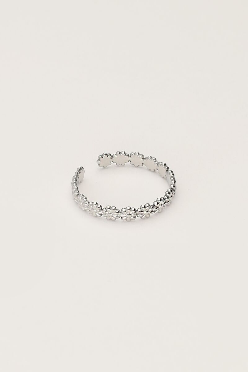 Vintage ring with small flowers | My Jewellery