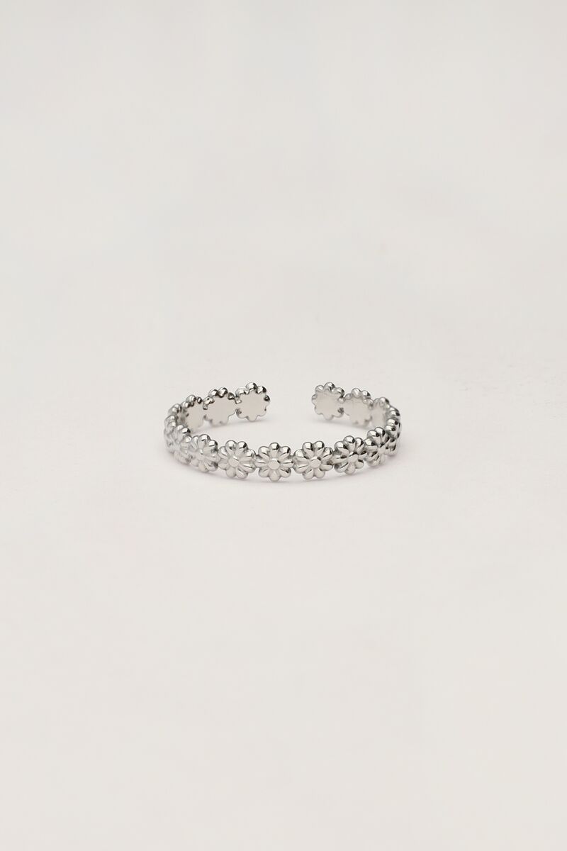 Vintage ring met kleine bloemetjes