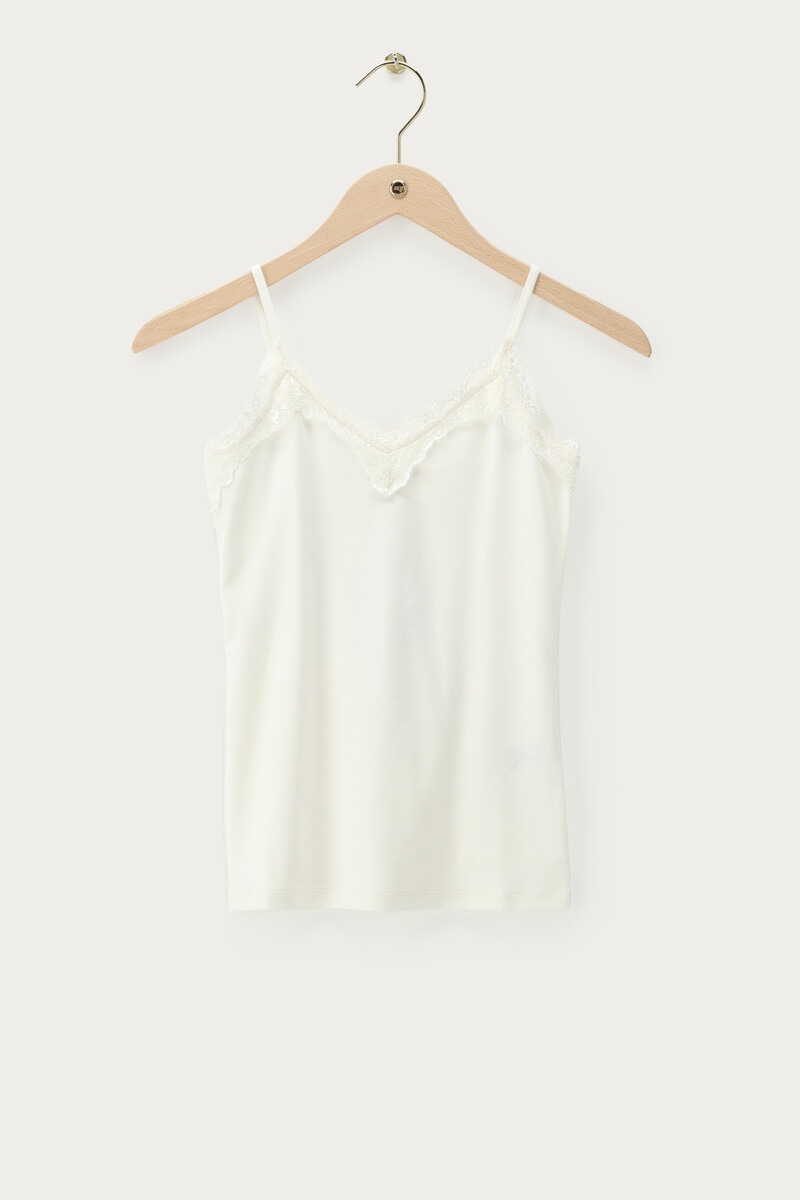 White basic top with lace details | My Jewellery