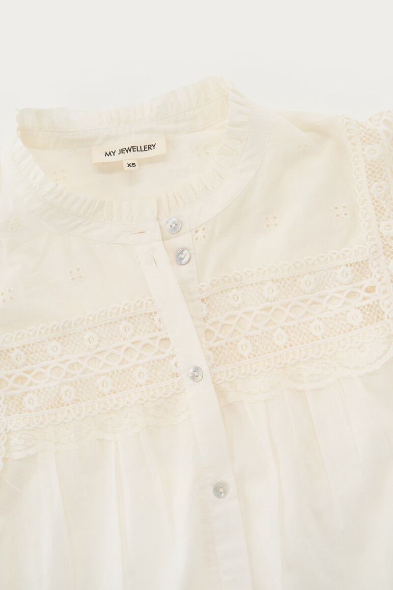 White blouse with lace details and long sleeves | My Jewellery