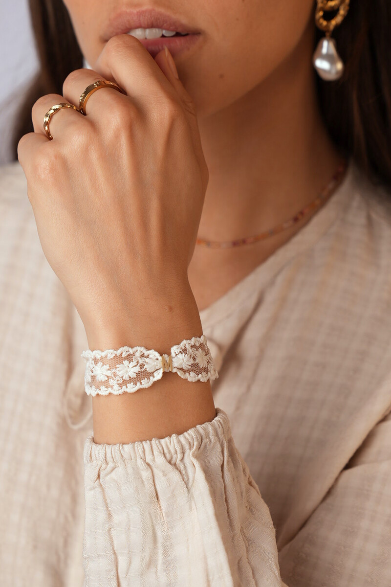 White bracelet with lace and initial | My Jewellery