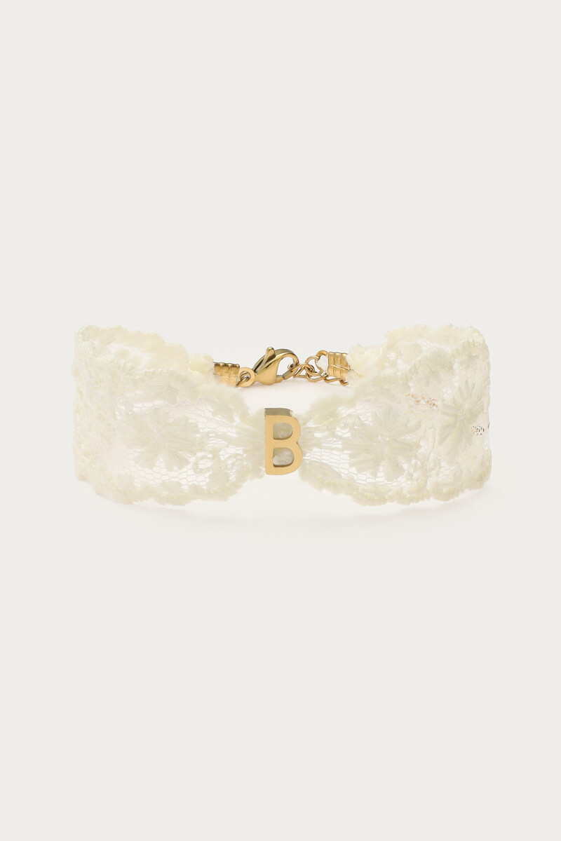 Witte armband met kant en initial
