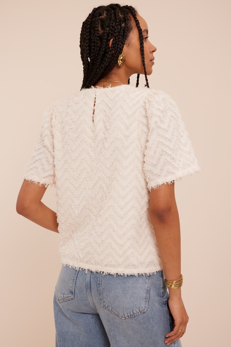 White jacquard top with texture and short sleeves