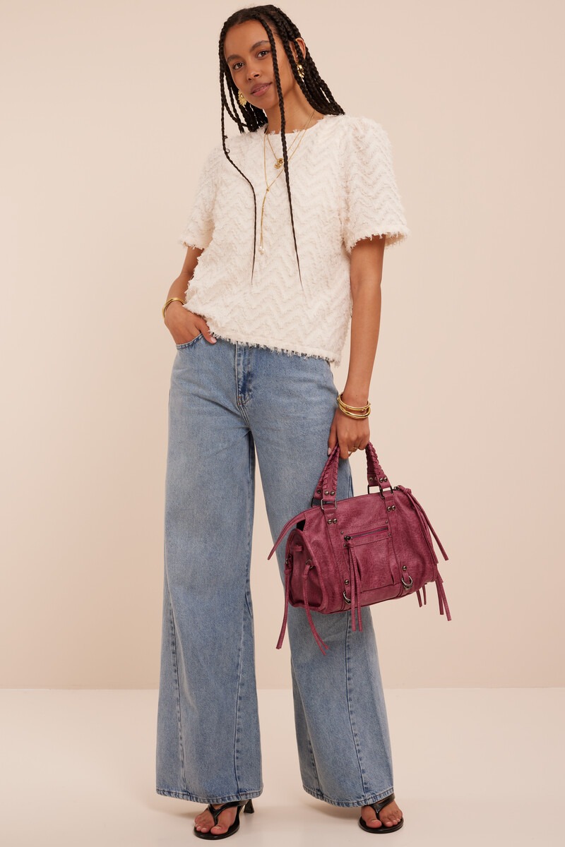 White jacquard top with texture and short sleeves