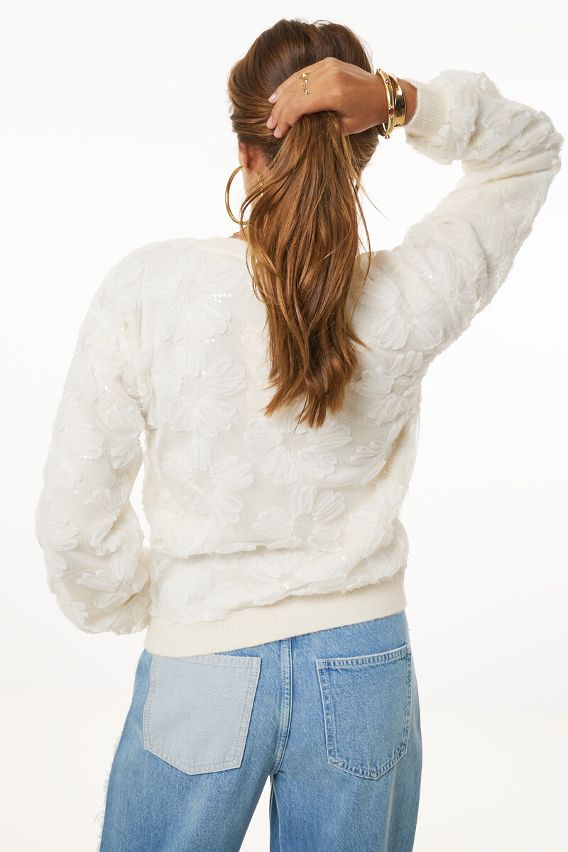 White knitted sweater with lace flowers | My Jewellery