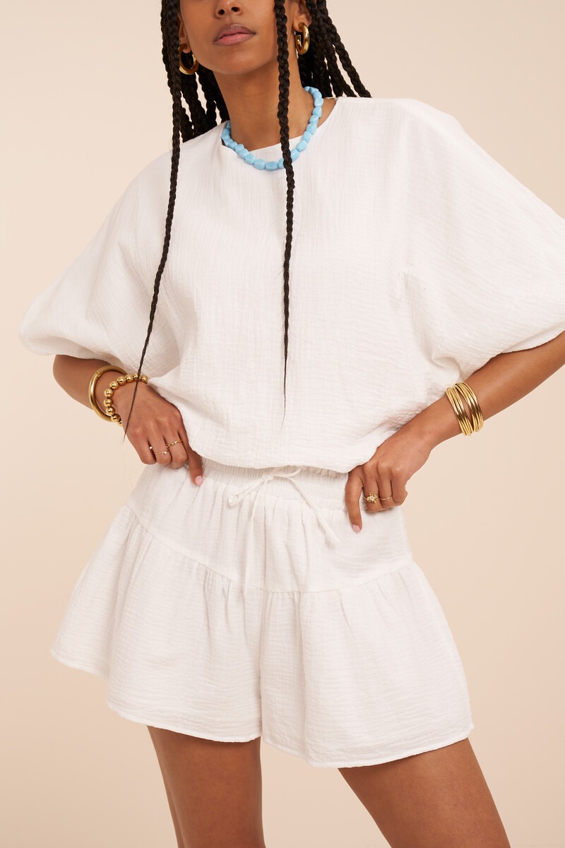 White muslin shorts with ruffles | My Jewellery