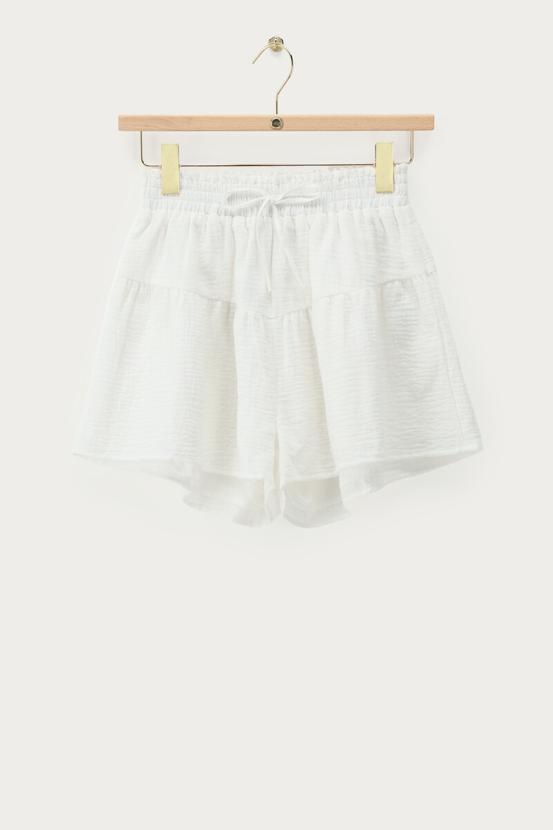 White muslin shorts with ruffles | My Jewellery