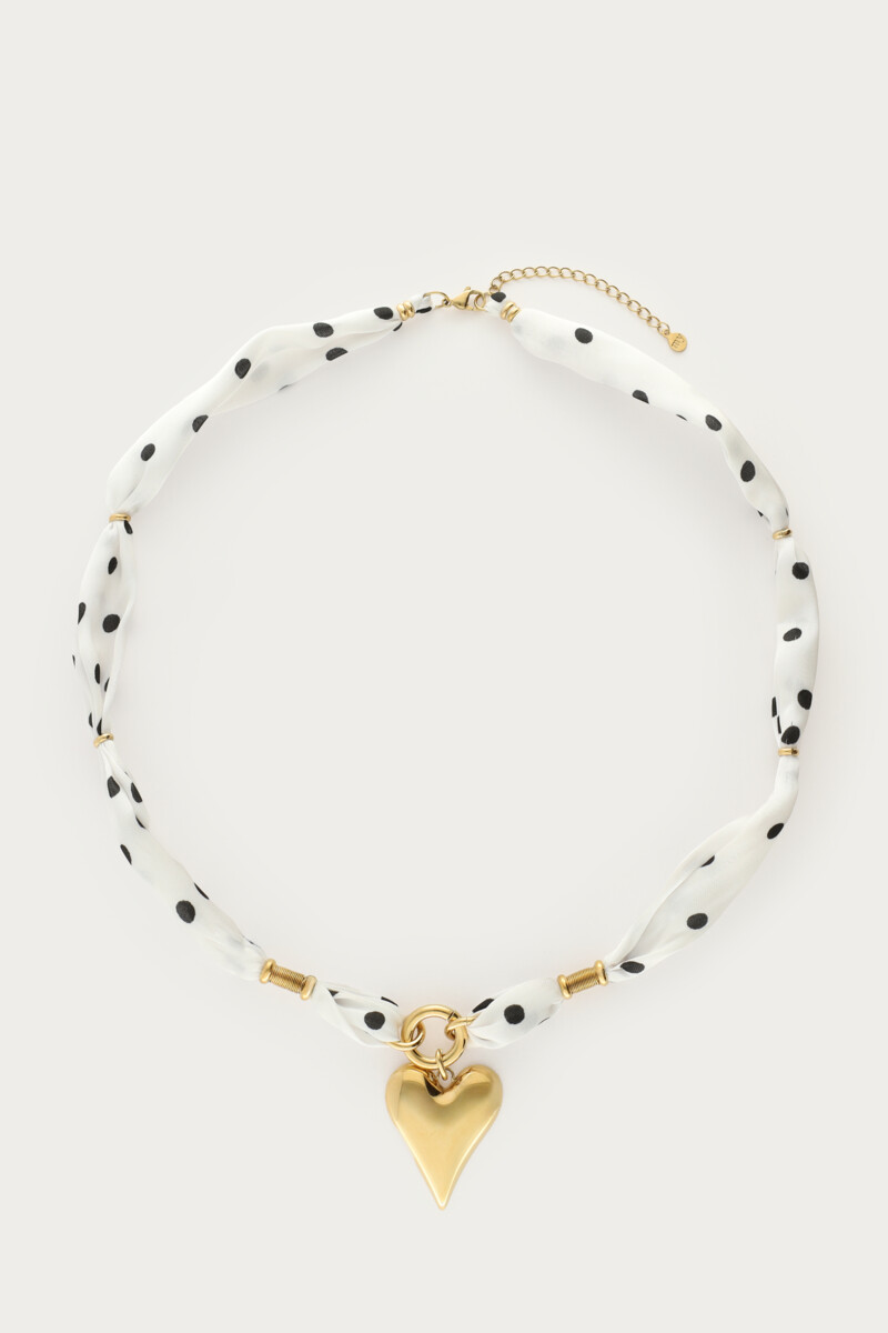 Witte ketting met zwarte polkadot en hartje
