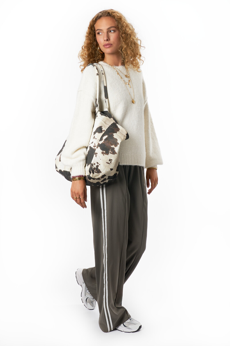 White oversized knitted sweater | My Jewellery