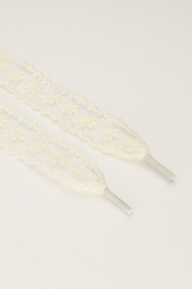 White shoelaces with lace details | My Jewellery
