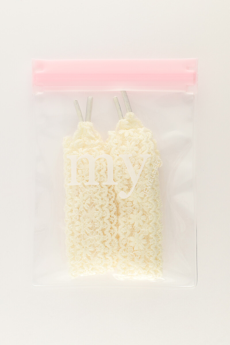 White shoelaces with lace details | My Jewellery