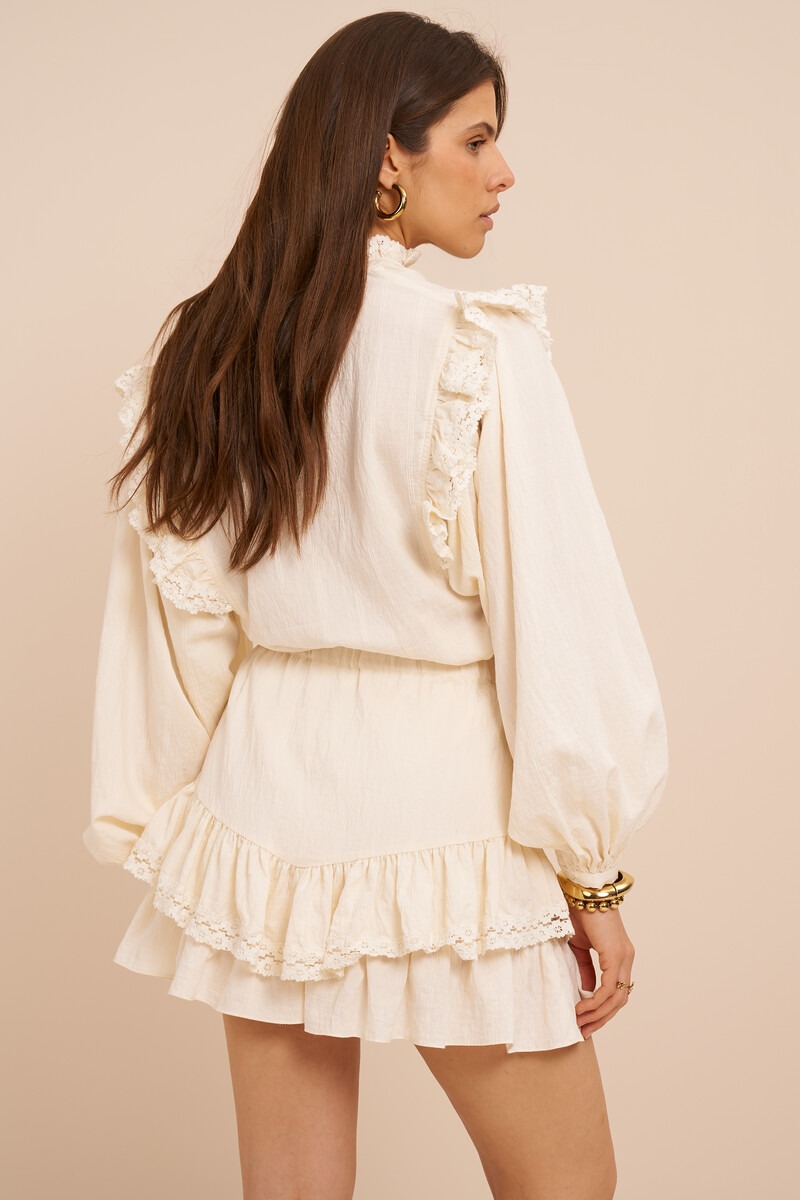 White skirt with lace and ruffles | My Jewellery