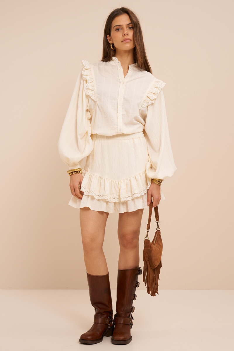 White skirt with lace and ruffles | My Jewellery