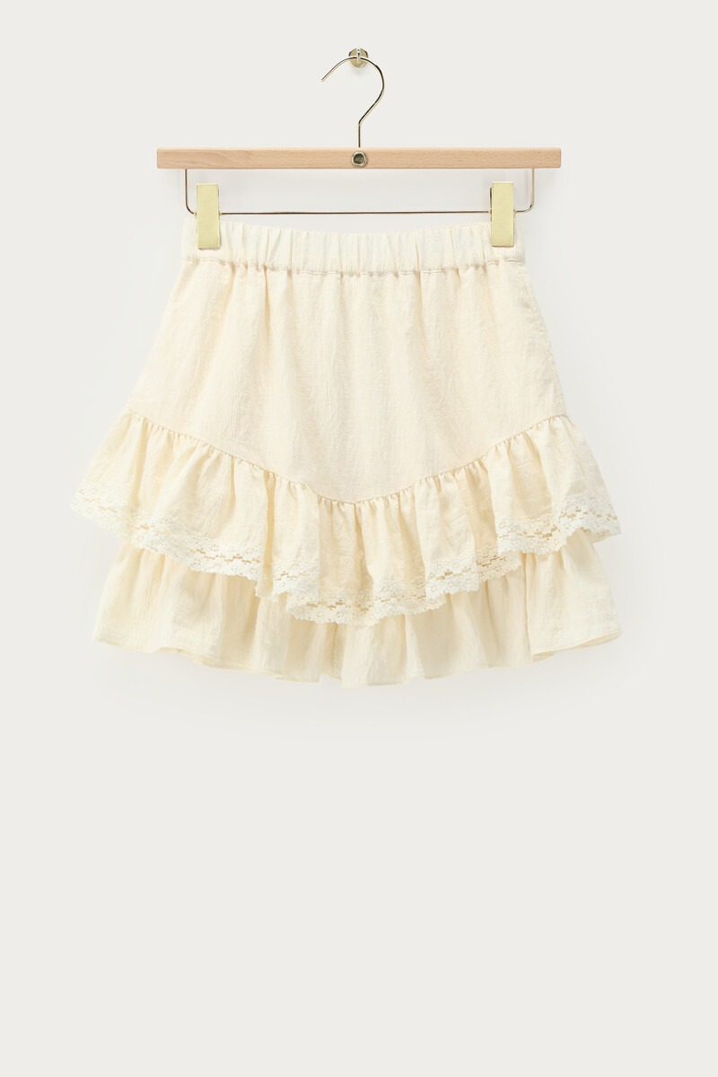 White skirt with lace and ruffles | My Jewellery