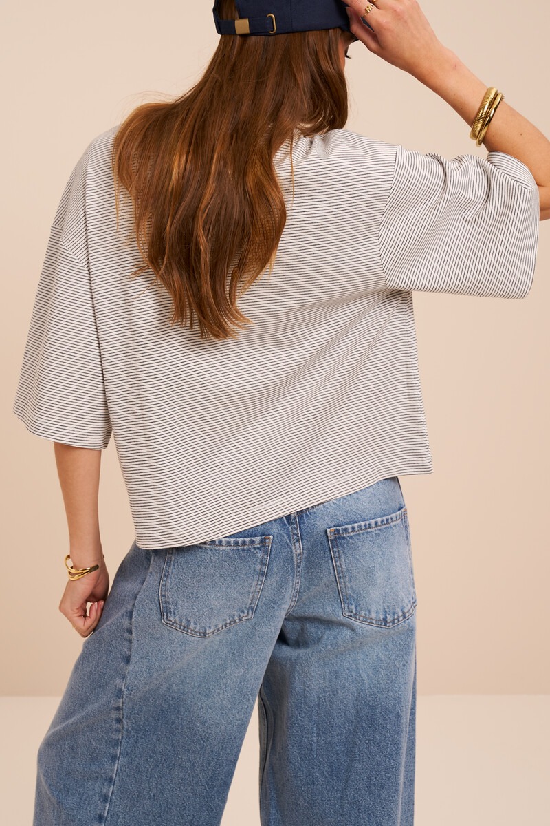 Wit gestreept T-shirt met sjaal