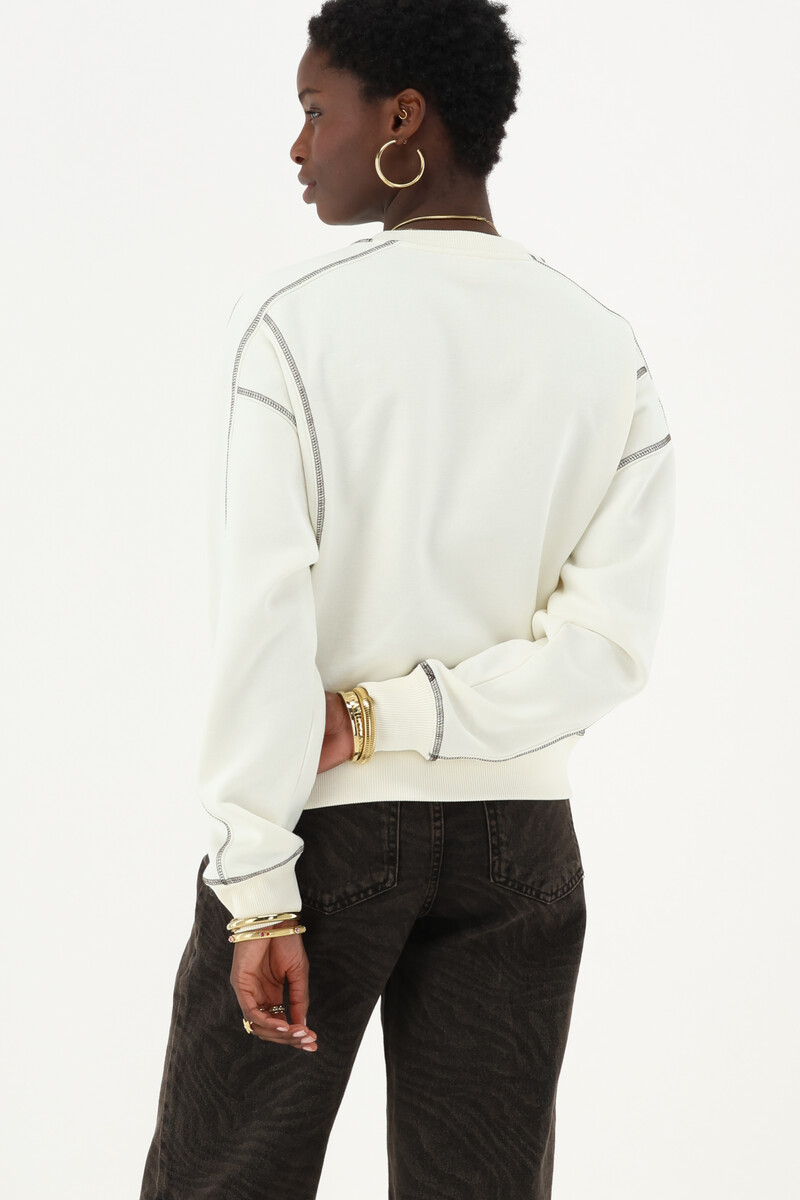 White sweatshirt with contrast stitching | My Jewellery