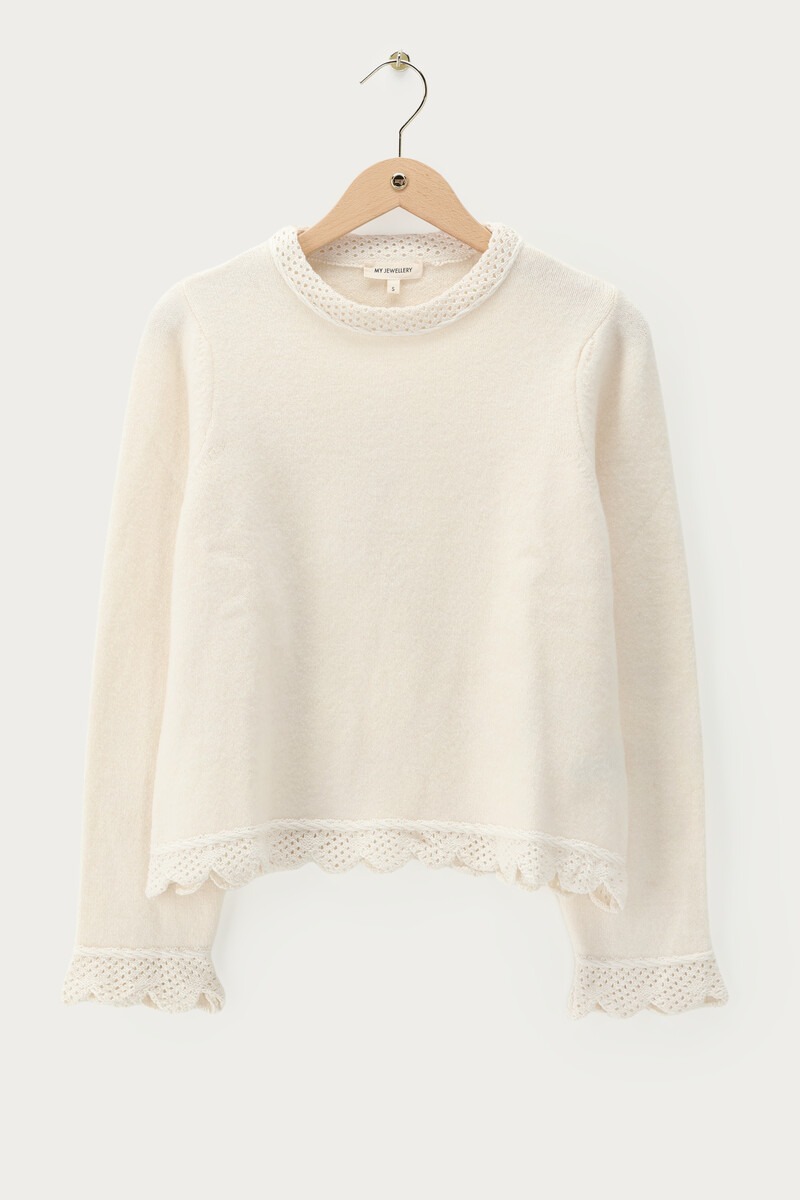 White sweater with crochet hem | My Jewellery
