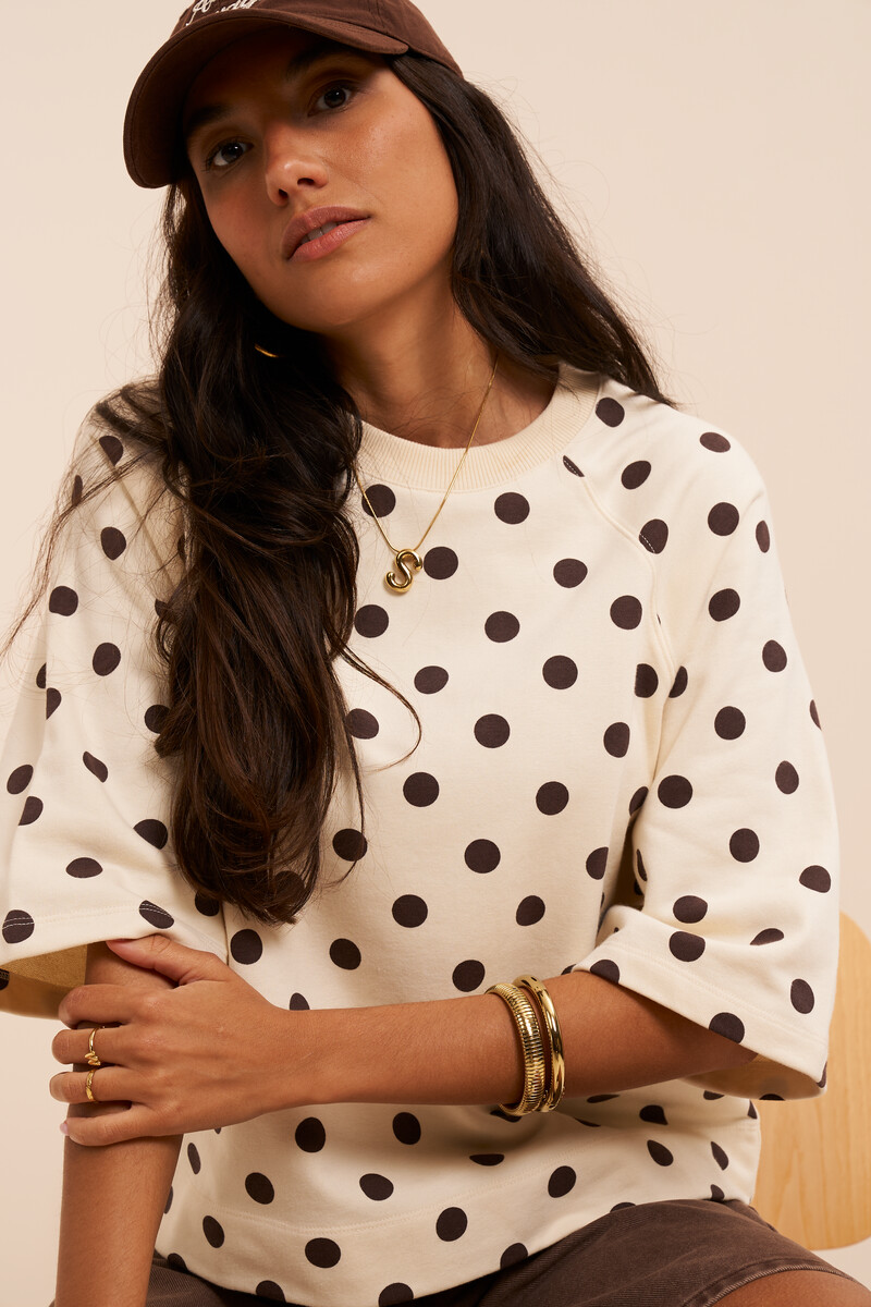 White sweater with short sleeves and polka dot | My Jewellery