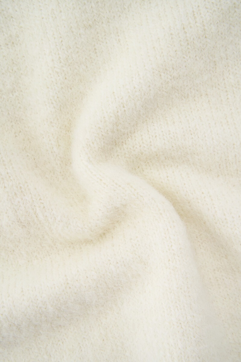 White sweater with short sleeves | My Jewellery