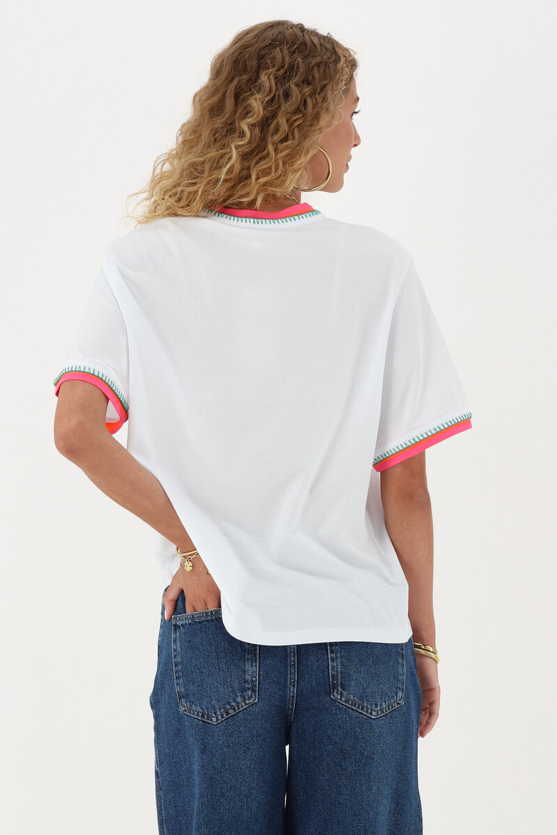 White T-shirt with colored collar | My Jewellery