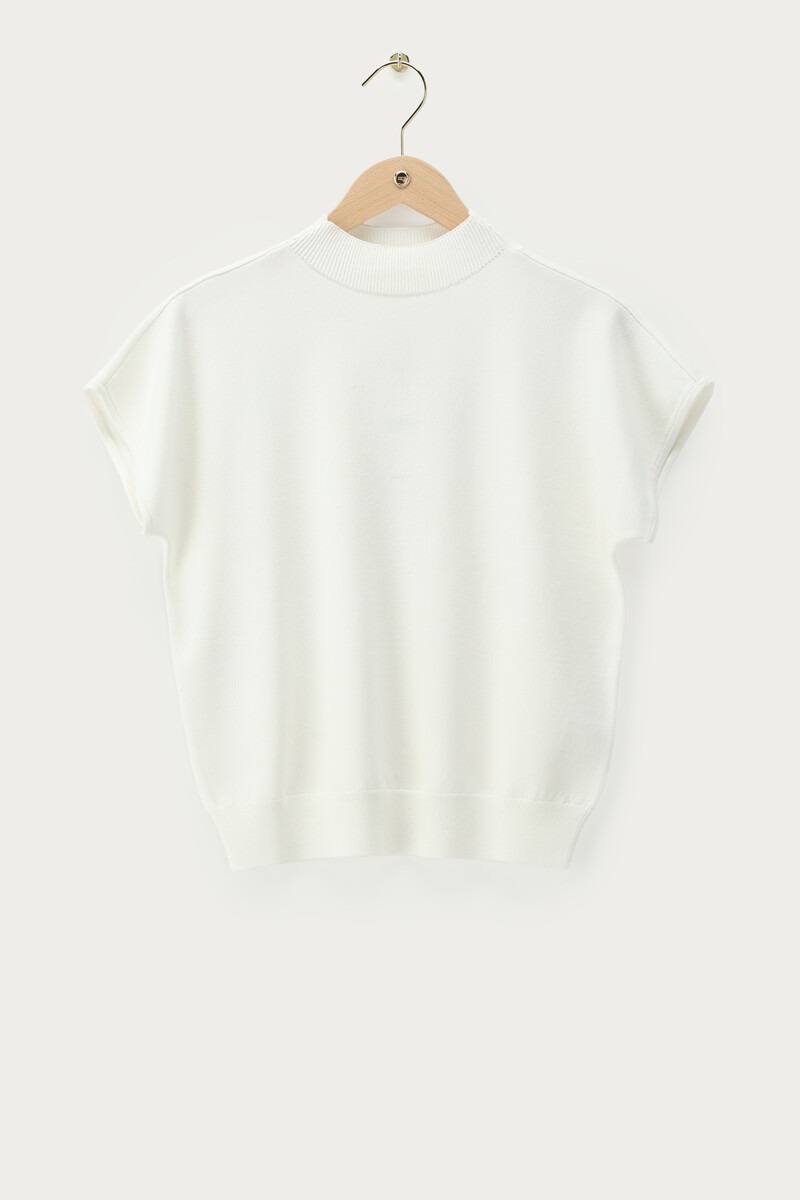 White top with batwing sleeves | My Jewellery