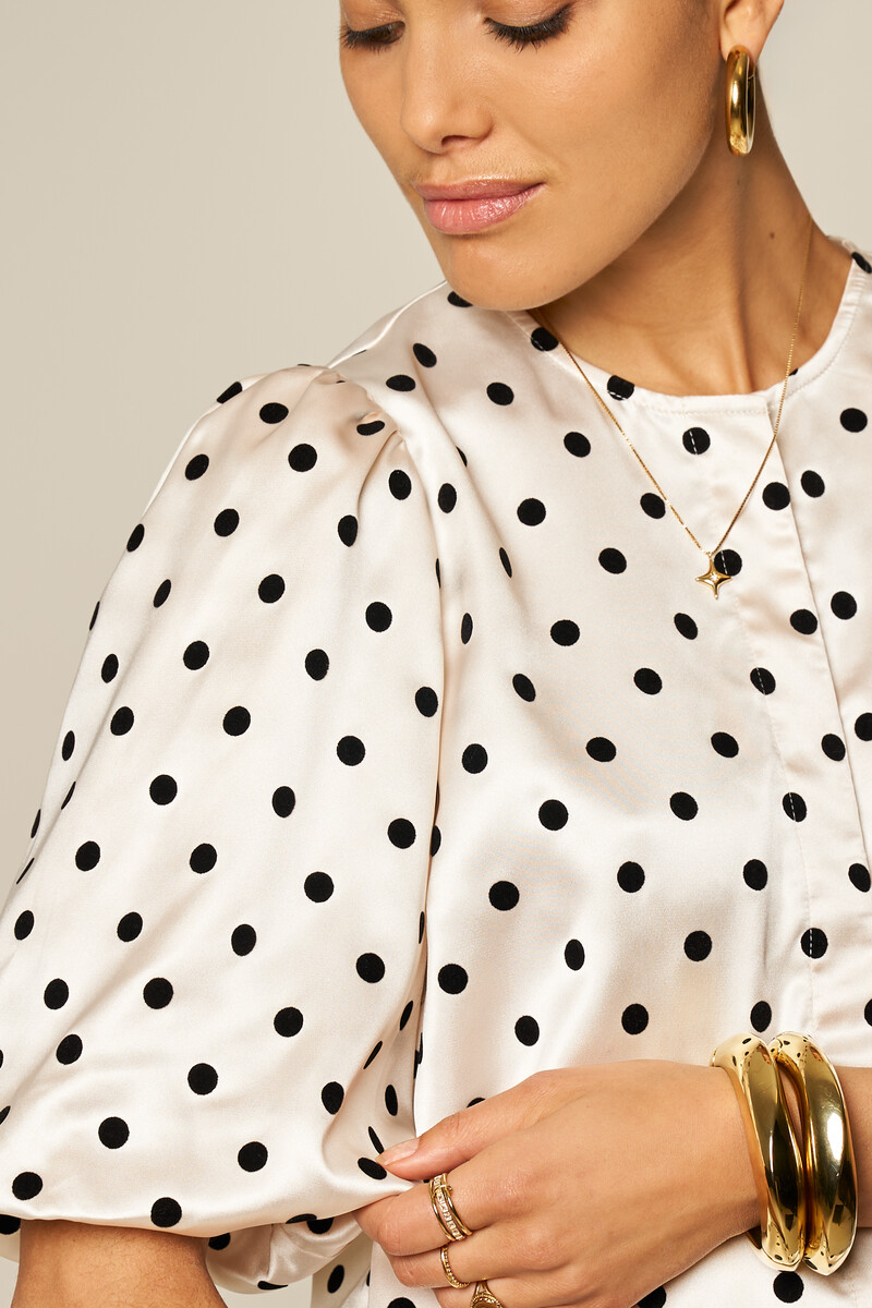 White top with black polka dot in satin look | My Jewellery