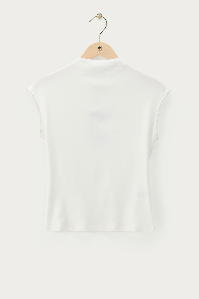 White top with faux pearl details | My Jewellery