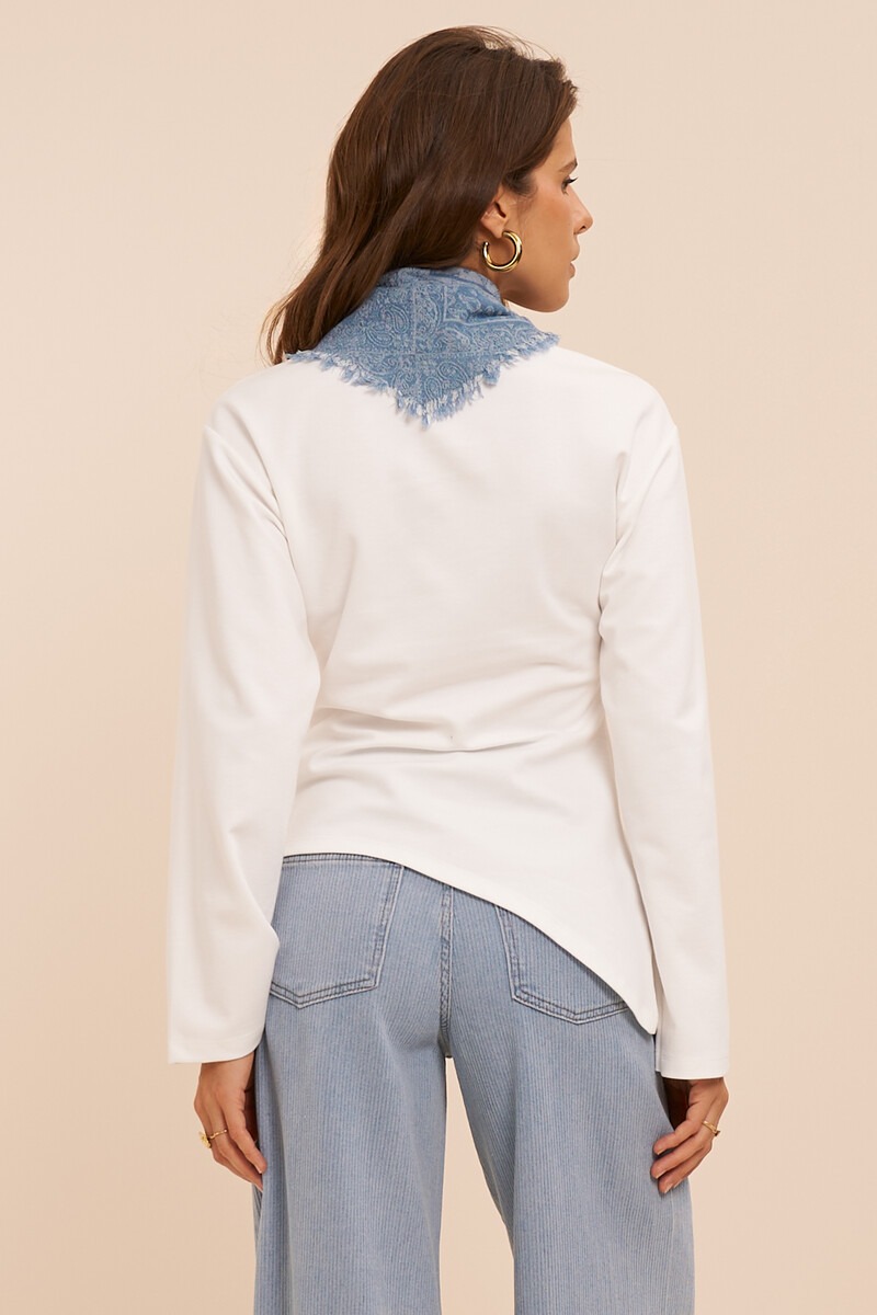 White top with long sleeves and pleat detail | My Jewellery
