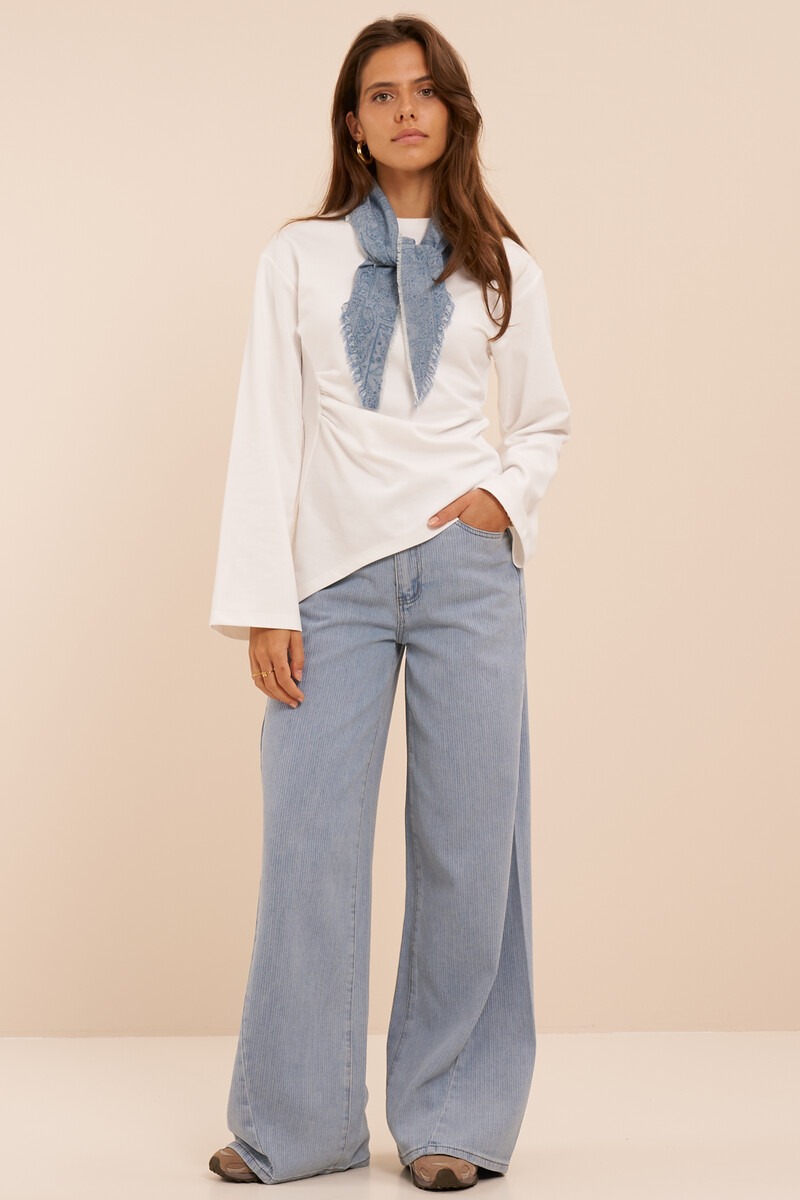White top with long sleeves and pleat detail | My Jewellery