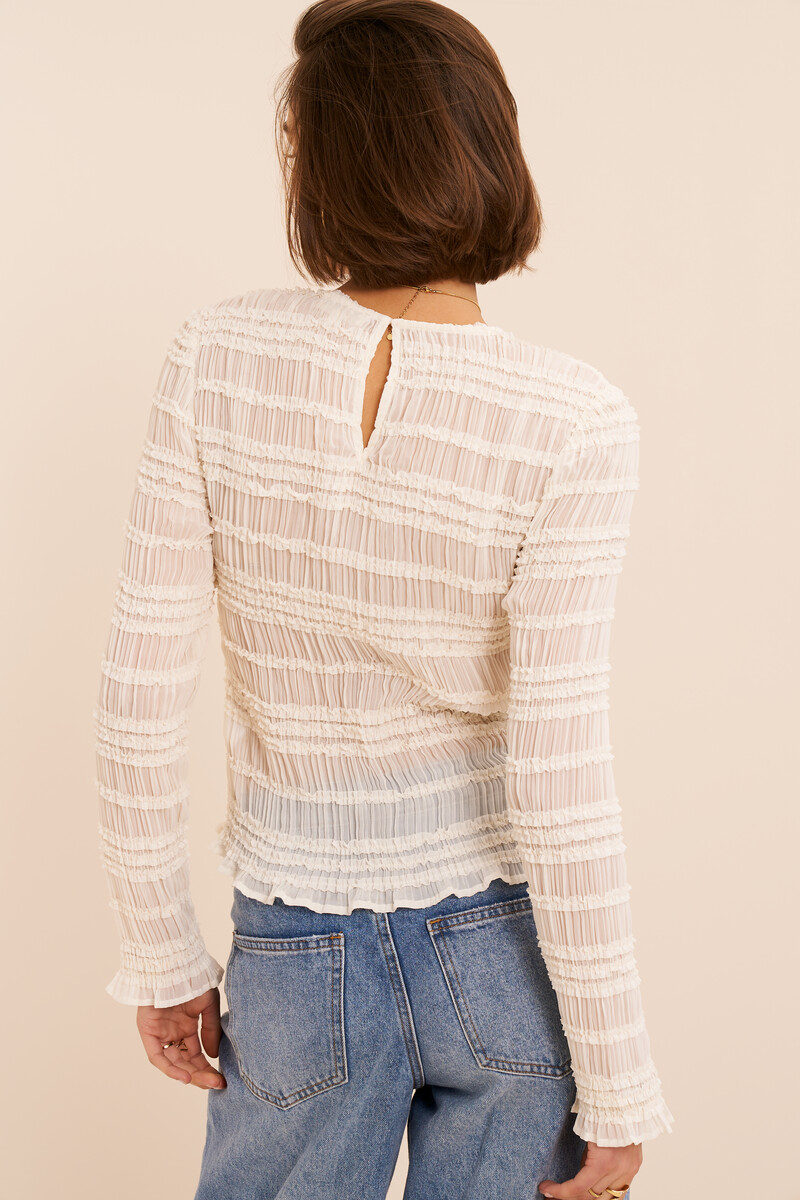 White top with pleats and ruffles | My Jewellery