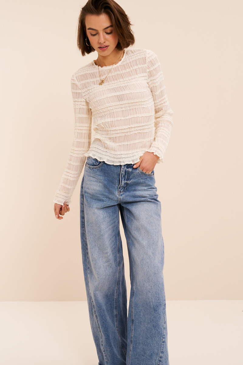 White top with pleats and ruffles | My Jewellery