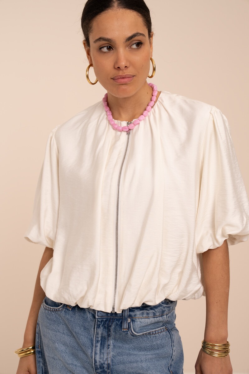 White top with short balloon sleeves