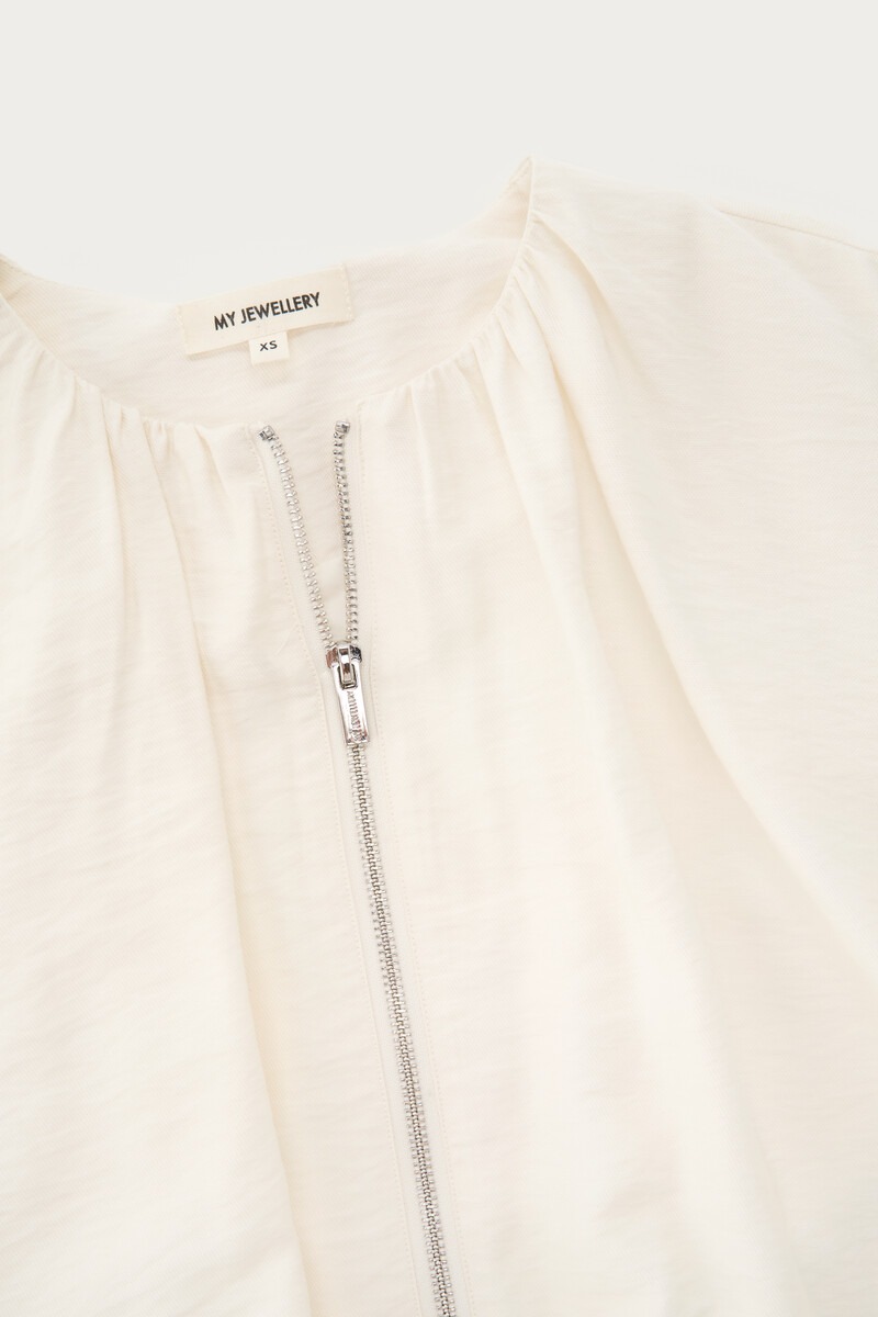 White top with short balloon sleeves | My Jewellery