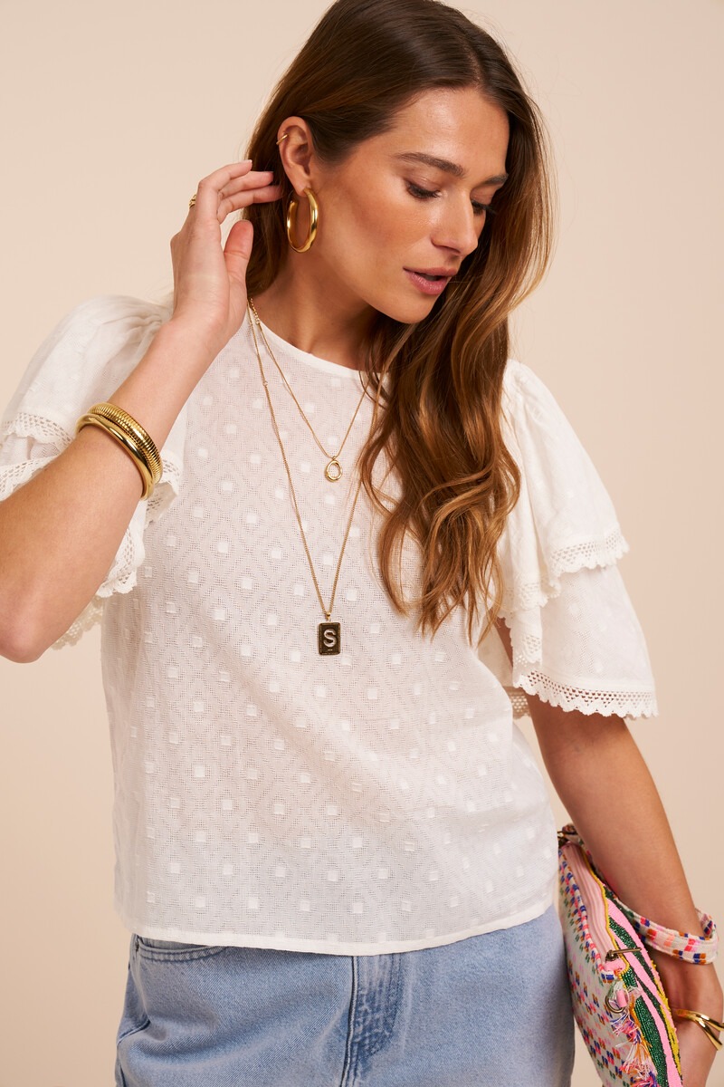 Witte top met korte mouwen en dubbele ruffles
