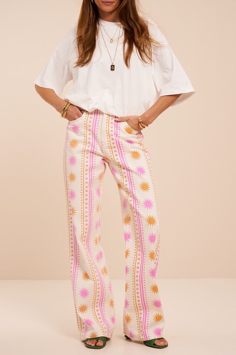 White wide-leg jeans with a sun print | My Jewellery
