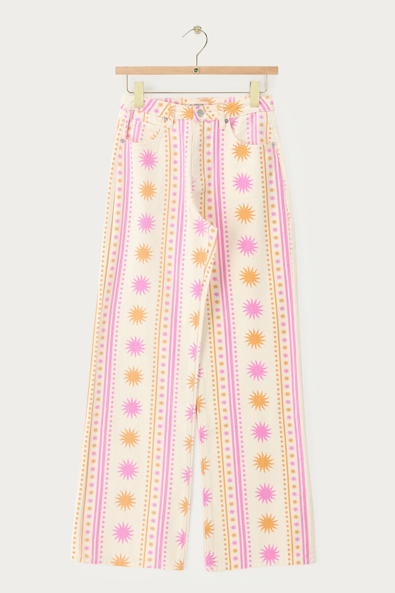 White wide-leg jeans with a sun print | My Jewellery