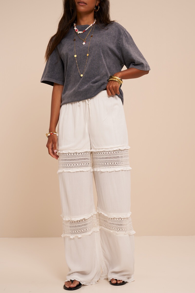 White wide leg trousers with crochet tapes | My Jewellery