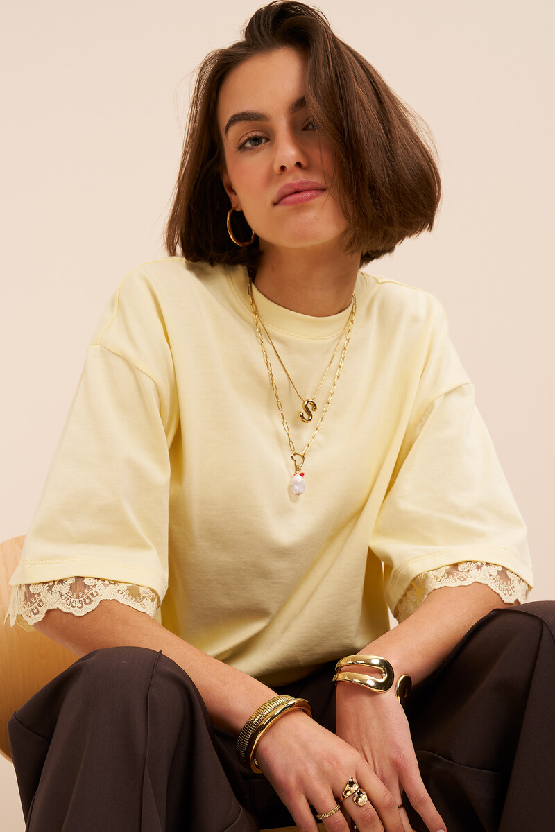 Yellow boxy T-shirt with lace sleeves | My Jewellery