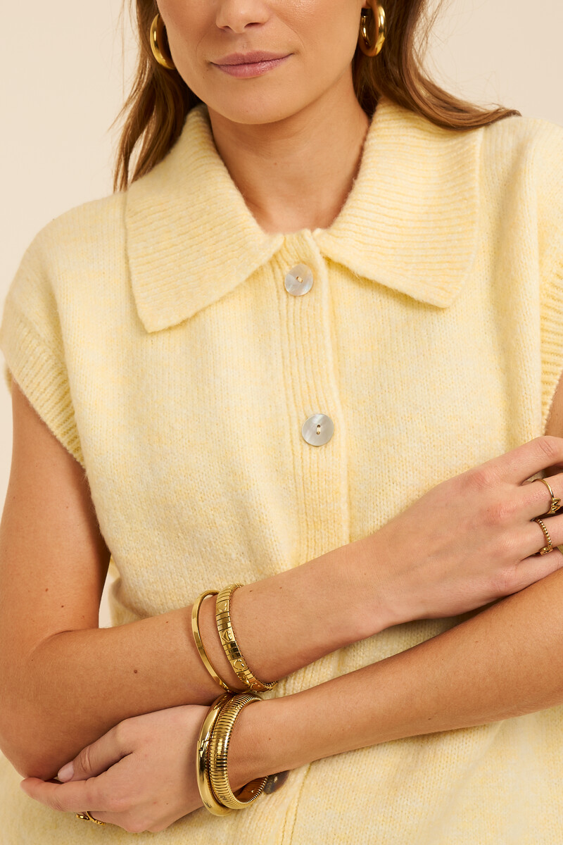 Yellow knitted vest with buttons | My Jewellery