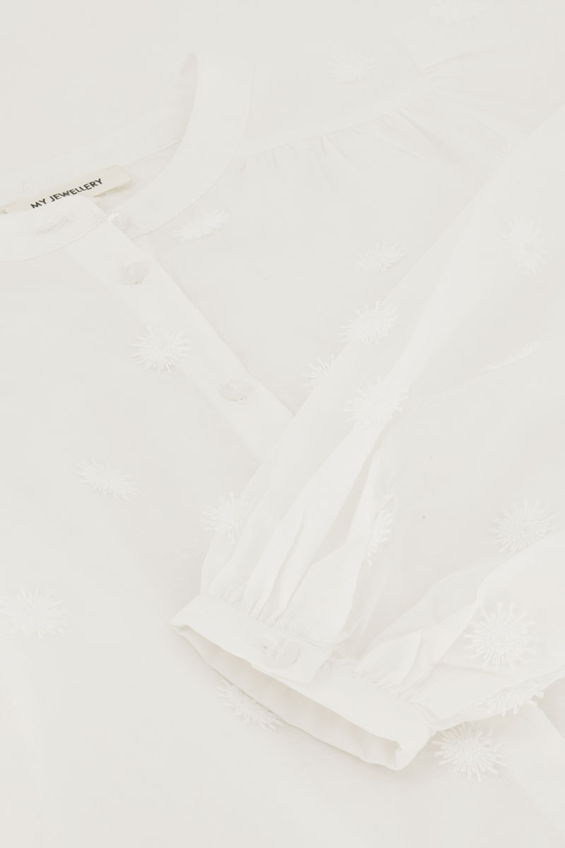 White blouse with 3D flowers | My Jewellery